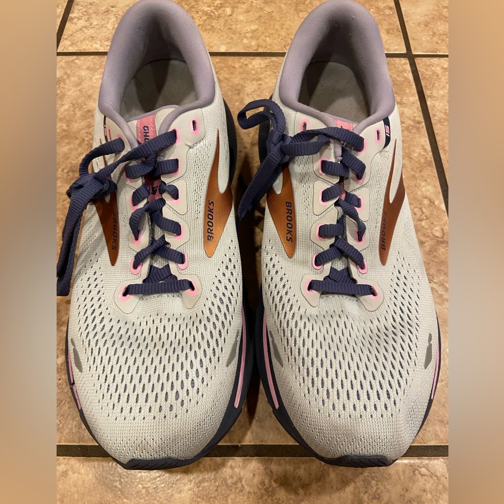 Women’s Ghost Brooks Brand Gray Running Shoes 8.5